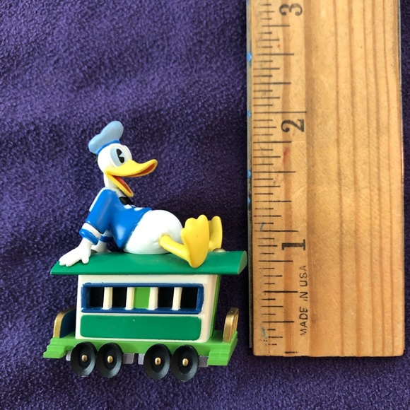 Vintage Disney Hallmark Merry Miniature Train set - Picture 5 of 11